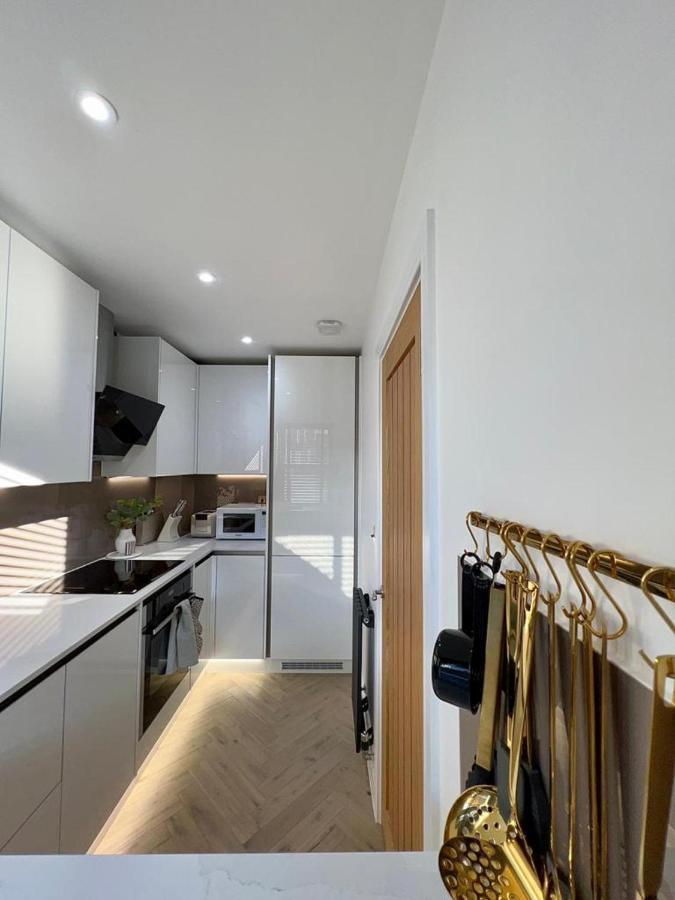 Charming 3-Bed House With 1 Parking Space Canterbury Exterior photo